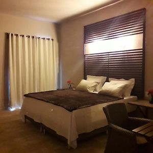 Deluxe Zimmer mit Kingsize-Bett